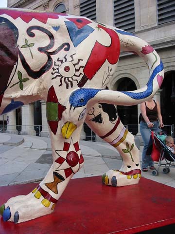 N°02, détail 1 
 - Madsu BASU - Place Pradel - Lyon 1er