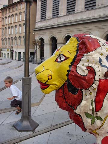 N°02, détail 2 
 - Madsu BASU - Place Pradel - Lyon 1er