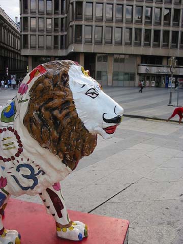 N°02, détail 3 
 - Madsu BASU - Place Pradel - Lyon 1er