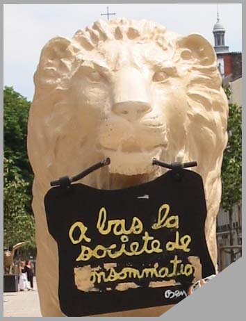 N°24, détail 2 
 - BEN - Place Bellecour (hauteur rue Boissac) - Lyon 2e