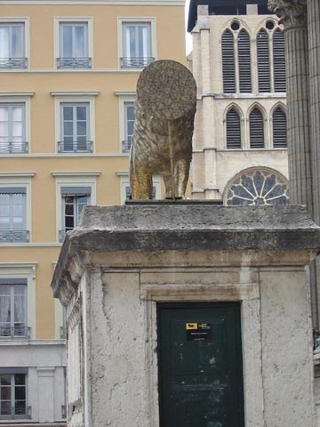 N°37, vue 2 
 - Paul MARANDON - Palais de Justice (Quai Romain Rolland) - Lyon 5e