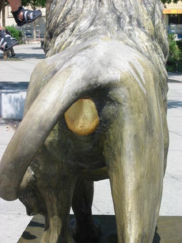 N°56, détail 3 
 - Clarence STIERNET - Place du Bachut - Lyon 8e