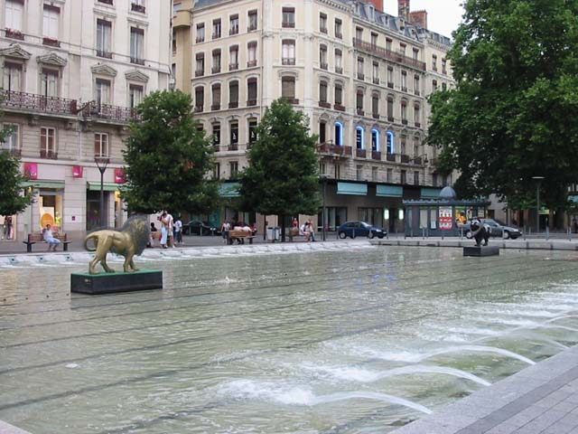 N°57, vue 1 
 - Jacques THIBAUT - Place de la République - Lyon 2e
